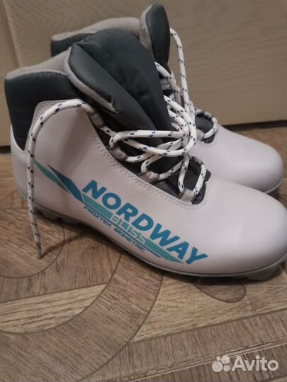 Лыжные ботинки классические