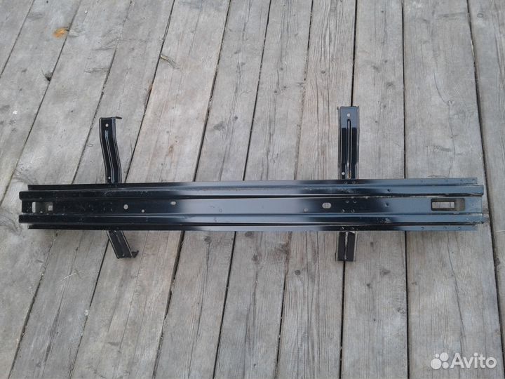 Усилитель заднего бампера Hyundai Solaris 2013 г