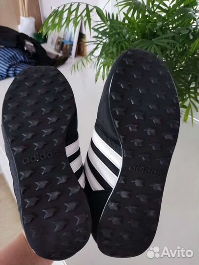 Кроссовки adidas