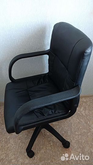 Офисное кожаное кресло brabix