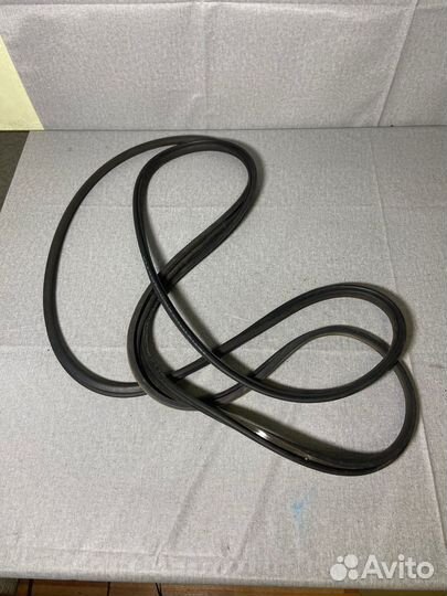 Уплотнитель люка Tiguan 2 R line