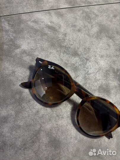 Солнцезащитные очки ray ban