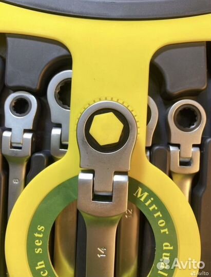 Набор комбинированных ключей с трещеткой в кейсе