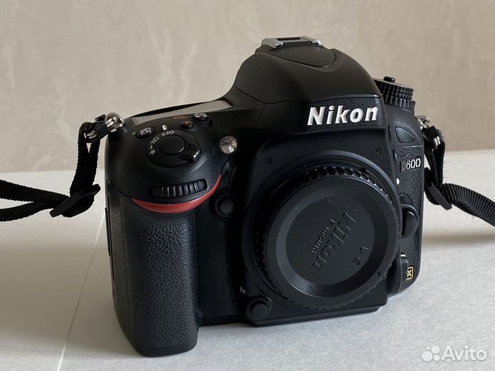 Зеркальный фотоаппарат Nikon D600 Body