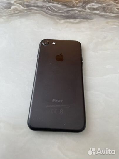 Телефон iPhone 7