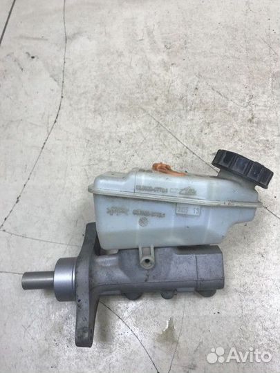 Главный тормозной цилиндр Nissan Almera