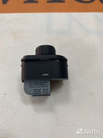 Блок управления зеркалами Vw Passat B6 3.2 2007