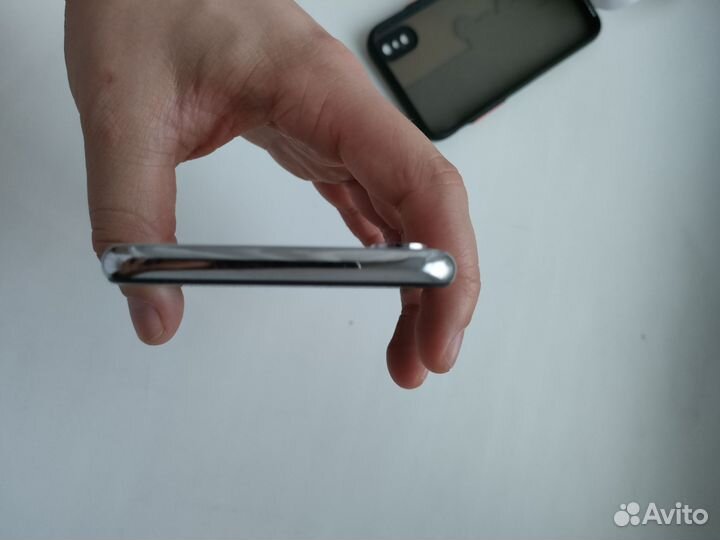 iPhone X, 64 ГБ