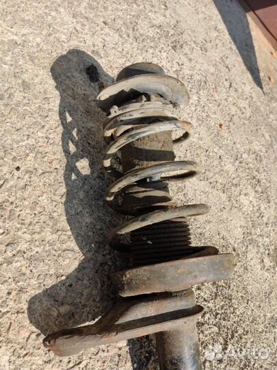 Стойка передняя правая Opel Astra F хетчбек 1.4I