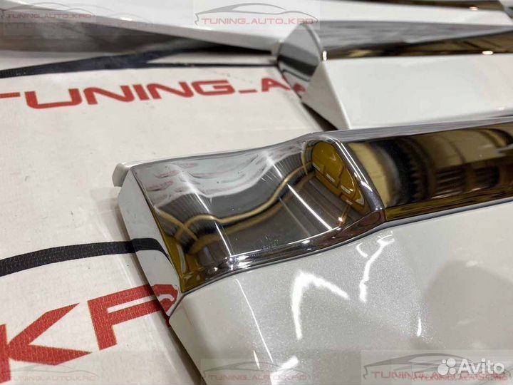 Молдинги дверей Lexus LX 570 H9400