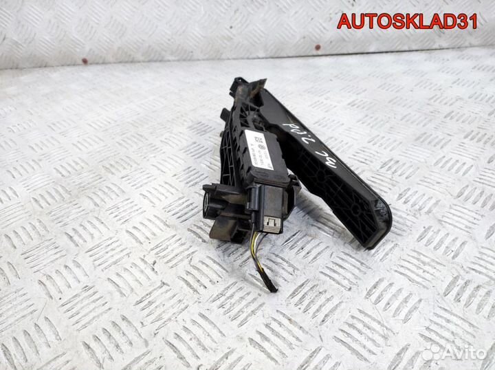 Педаль газа Volkswagen Passat B6 1K1721503L