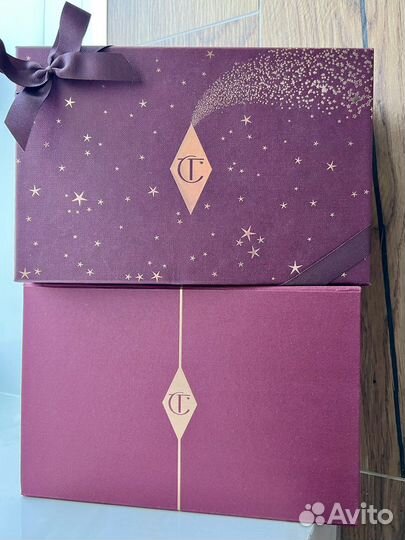 Charlotte Tilbury фирменные коробки