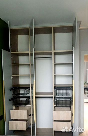 Распашной шкаф