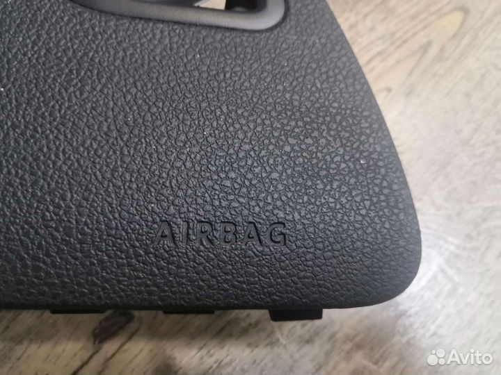 Накладка руля AirBag Volkswagen Polo муляж