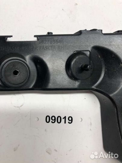 Кронштейн крепления бампера Buick Encore GX 42763646