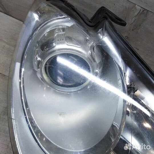 Фара правая Volkswagen touran I рест дефект кроншт