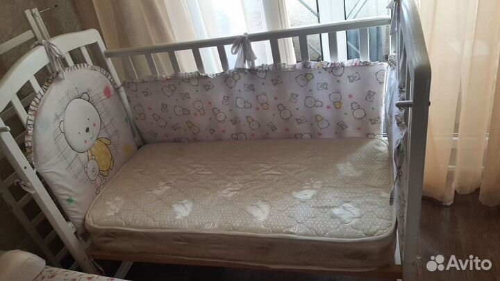 Детская кровать с бортиком и матрасом