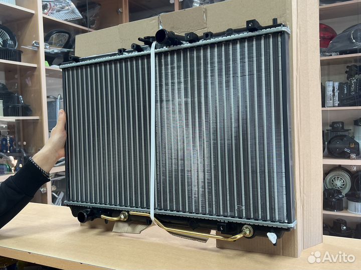 Радиатор охлаждения Мицубиси Каризма / Carisma