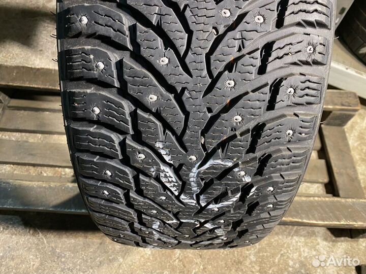 Nokian Tyres Hakkapeliitta 9 245/40 R18 97T