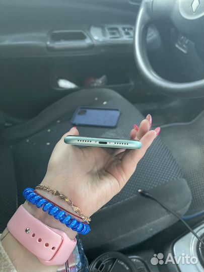 Телефон iPhone 11