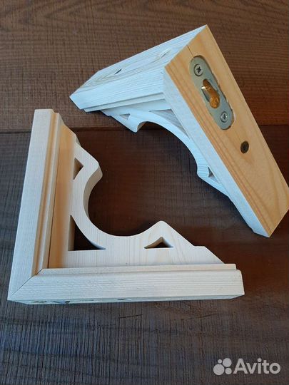 Кронштейн для полок