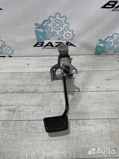 Педаль тормоза Hyundai Solaris