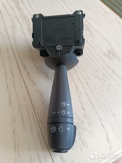 Подрулевой переключатель стеклоочистителей