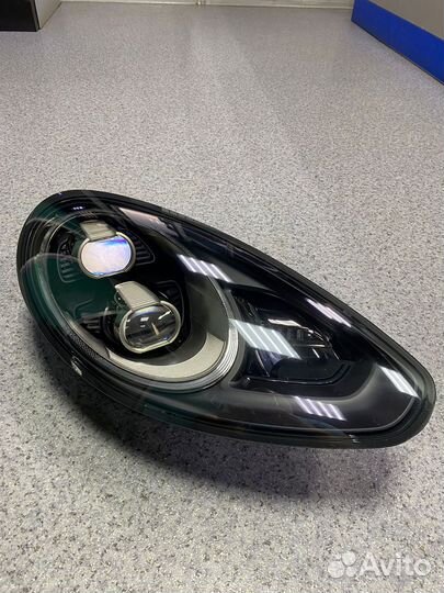 Фара правая Panamera 970 LED