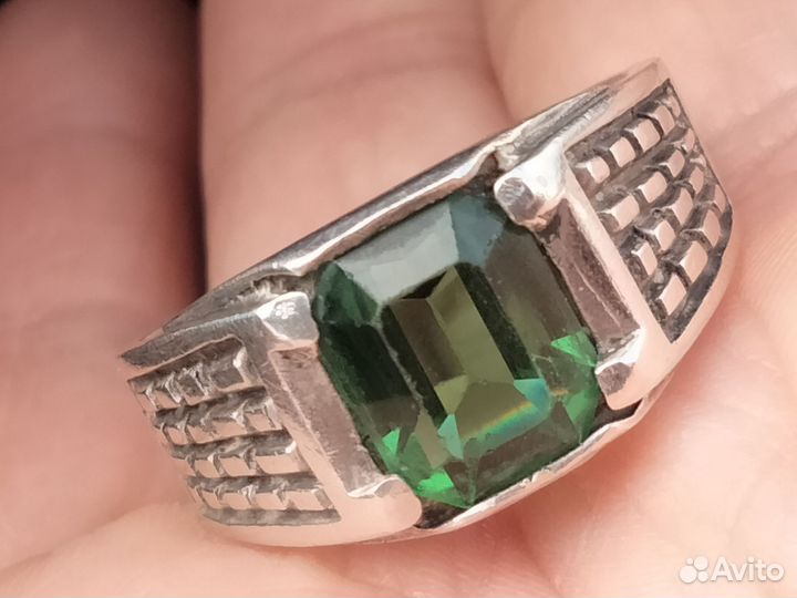 Серебряное кольцо