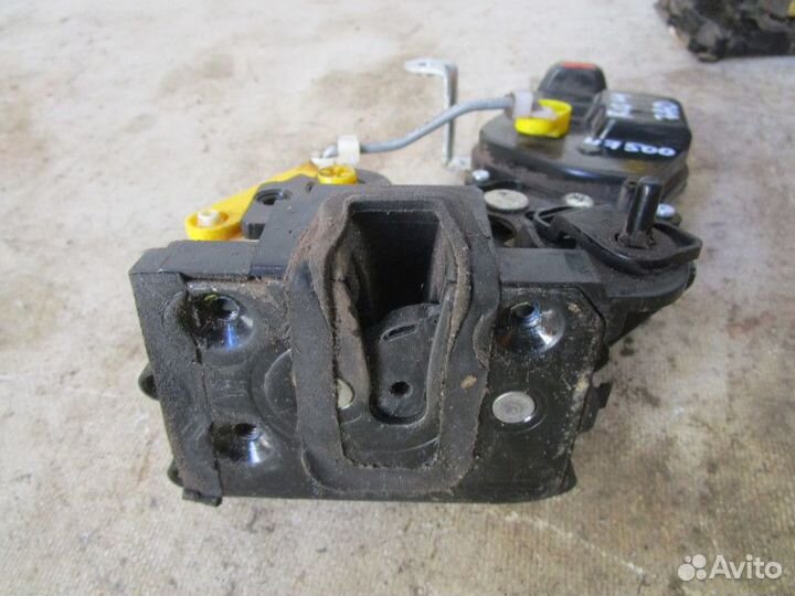 Замок двери задней левой Kia RIO 2005-2011 (5 конт