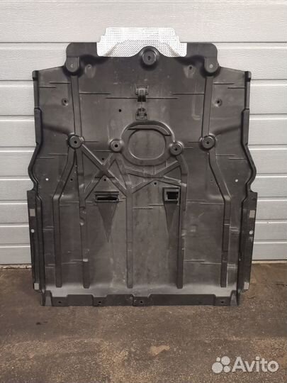 Защита двигателя GLA W247