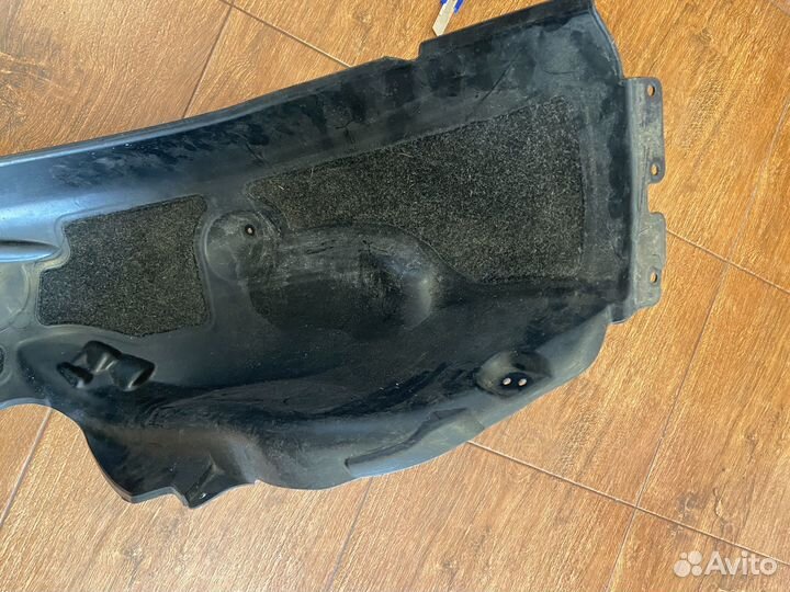 Подкрылок задний правый bmw 5 e60