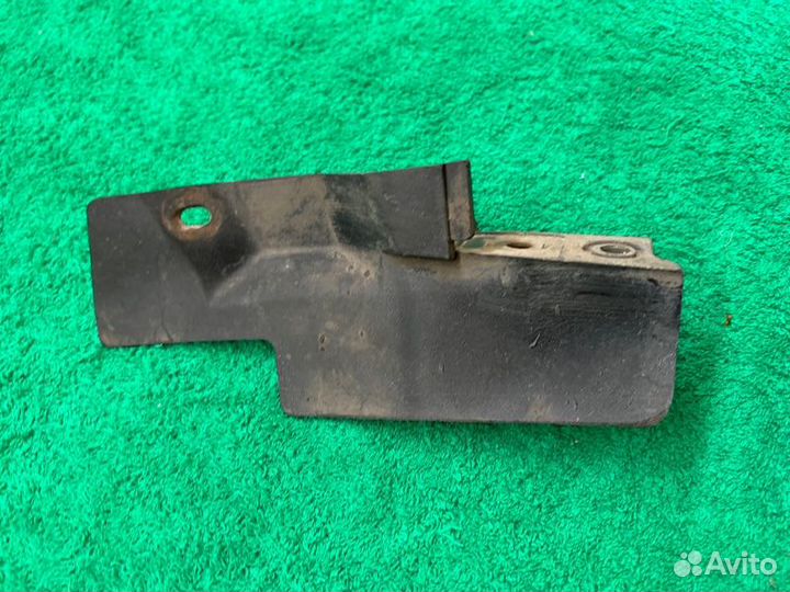 Брызговик Lexus Gs 4 (12-17) L10 4GR 2.5 2012-2017