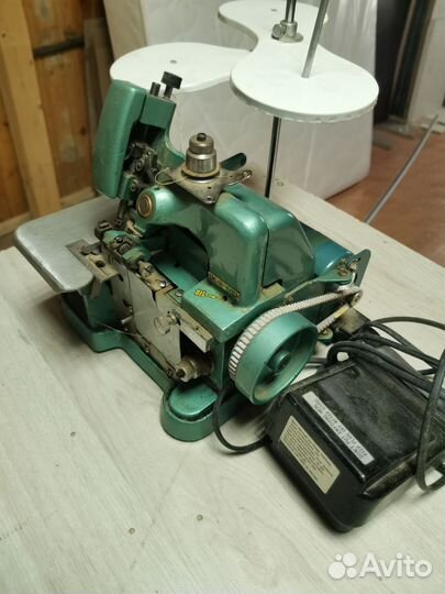 Оверлок для швейной машины