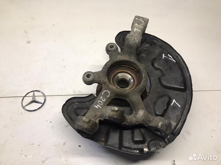 Кулак поворотный передний лев Mercedes w204 4matic