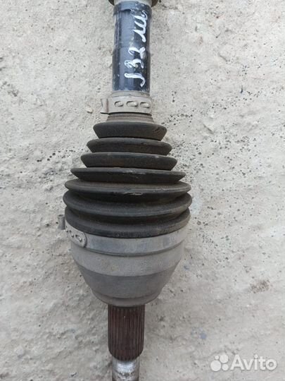 Полуось передняя левая Nissan Teana J32 39101JN01A