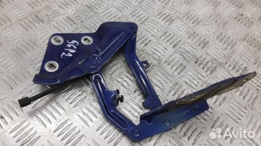 Петля капота volkswagen touareg 7L (96P02D501)