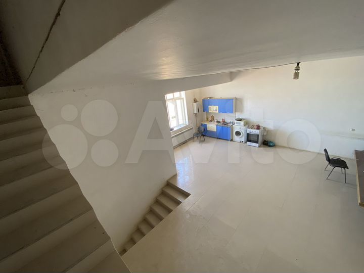 Производство, 2400 м²