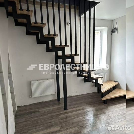 Лестница на металлокаркасе