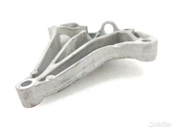 Кронштейн кпп Volkswagen Golf 6 2010