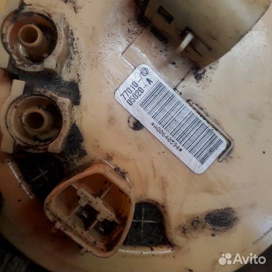 Датчик уровня топлива Toyota Avensis универсал D4D