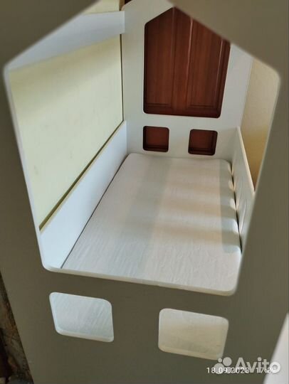 Детская кровать домик