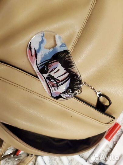 Брелок Эрен Йегер, Атака титанов