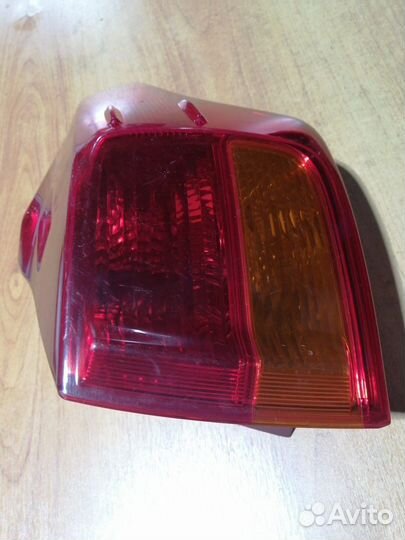 Фонарь правый наружный Toyota RAV4 XA40 дорест