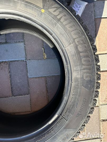 Bridgestone Ice Cruiser 7000S 225/60 R17 99T