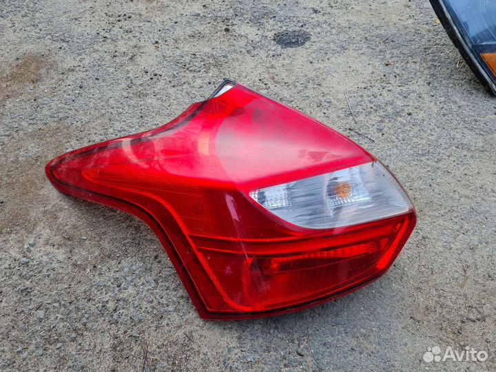 Задний фонарь ford focus