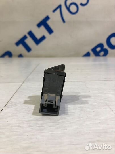 Кнопка стеклоподъемника передняя skoda yeti 1.2 DS