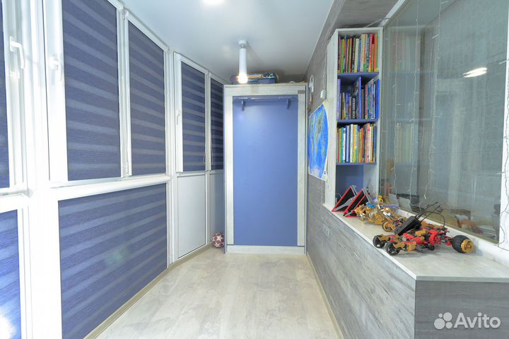 Кровать односпальная с подъемным механизмом