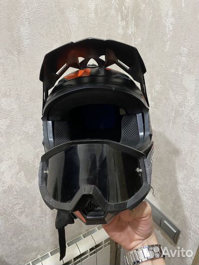 Шлем на мотоцикл