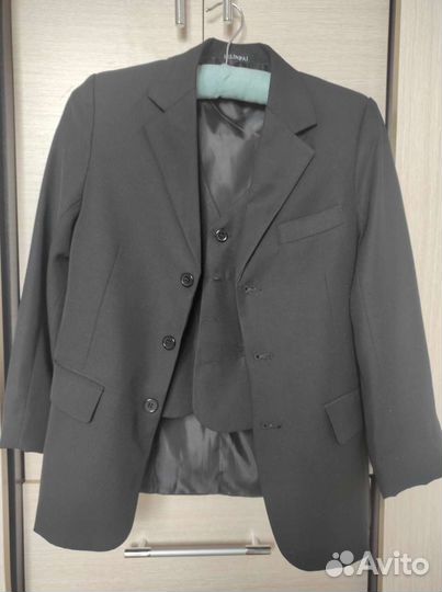 Школьный костюм для мальчика 134 новый